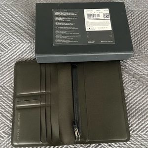 Lululemon wallet/passport holder